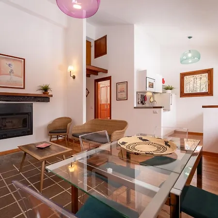 Rossa By Wonderful Italy *